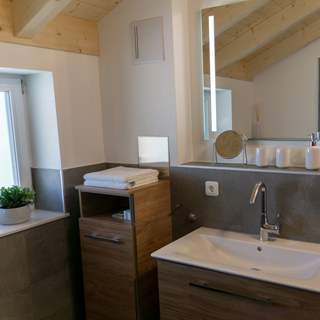 Ferienwohnung in Oy-Mittelberg: Badezimmer mit Tageslicht